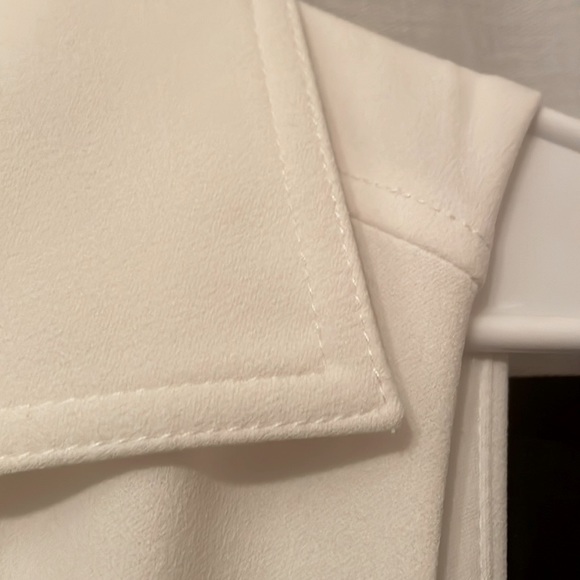 V-necked White Tommy Hilfiger dress - Picture 3 of 3